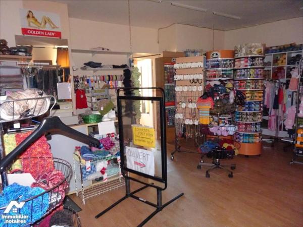 Immeuble à usage de commerce et habitation