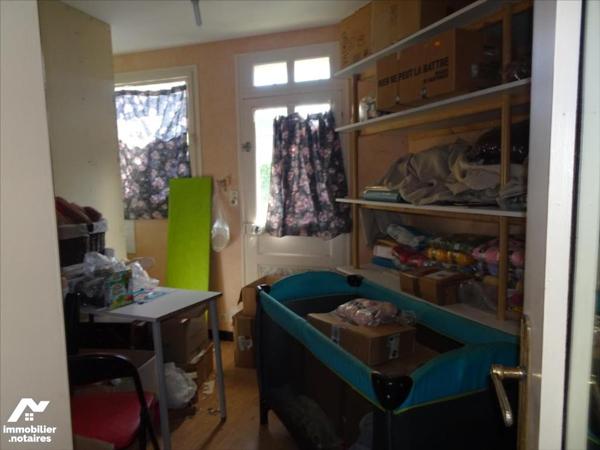 Immeuble à usage de commerce et habitation