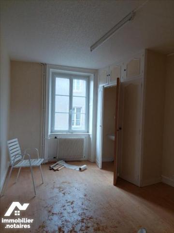 Immeuble à usage de commerce et habitation