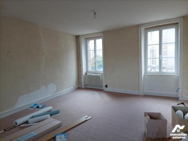 Immeuble à usage de commerce et habitation