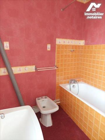 Immeuble à usage de commerce et habitation