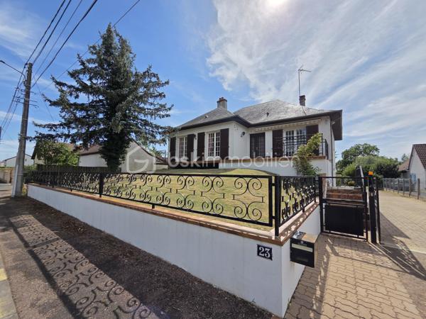 Magnifique Pavillon sur sous-sol de 96m² avec dépendances à Nevers 

Situé dans un quartier calme, proche des commerces et des commodités de Nevers, nous vous présentons ce magnifique pavillon élevé sur sous sol construit en 1979, d'une superficie habitable de 96m², comprenant 4 pièces dont grand salon séjour, cuisine indépendante aménagée et équipée, wc, salle de bain, 3 chambres au rez-de-chaussée, buanderie, atelier, cave, grand garage aménagée et carrelé de 47m² cuisine d'été, wc et salle d'eau en sous-sol, terrasses sous appentis, grande dépendance de type atelier, garage de 53m², et appentis de garage de de 34m², dépendance de jardin, le tout sur un beau terrain d'environ 1040m², arboré, entretenu et entièrement clos.

Au rez-de-chaussée, ce pavillon propose une spacieuse entrée ainsi qu'un dégagement qui dessert toutes les pièces de la maison notamment un grand salon séjour de 34 m², pièce de vie lumineuse qui propose un insert de cheminée pour de belles soirées au coin du feu, ainsi que deux belles portes fenêtres qui donne sur une grande terrasse.
Le dégagement dessert une cuisine indépendante, aménagée et équipée de 11m².
Le rez-de-chaussée se complète de 3 chambres de 10, 10 et 11m², une salle de bain et un wc indépendant.

Du couloir, un escalier mène au sous sol, où ce pavillon propose un grand garage aménagé et carrelé de 47m², un espace buanderie de 34 m², une cave de 17m², un atelier de 16m², ainsi qu'un wc indépendant et une salle d'eau.
A l'extérieur, ce pavillon dispose d'un double espace de terrasse sous appentis de 28 et 21m²,  d'une grande dépendance d'atelier de 34m², d'un double garage attenant de 53m², d'un appentis de garage de de 34m², d'une dépendance de jardin, le tout sur un beau terrain d'environ 1040m², arboré, entretenu et entièrement clos

Tous les sols de cette maison sont en marbre (entrée, salon séjour), en carrelage (cuisine, buanderie cellier, atelier, garage), en linoléum (salle de bain) mais aussi en parquet (chambres), Ce pavillon comporte une isolation double vitrage bois, ainsi que des volets bois standards.
Il dispose de combles isolés et d'une toiture en tuiles ardoisées en bon état.
Côté assainissement, ce pavillon dispose du tout à l'égout conforme.

Les plus de cette maison :
Sa proximité de toutes les commodités, des commerces. La qualité générale du bien entretenu avec des grands volumes de pièces dont son salon séjour, sa cuisine indépendante aménagée et équipée, ses 3 chambres, ses 3 modes de chauffage,  sa buanderie, son garage aménagé, ses extérieurs et ses terrasses sous appentis, ses grandes dépendances et son terrain parfaitement entretenu, arboré et totalement clôturé.

Des photos supplémentaires sont disponibles sur BSK IMMOBILIER > Nos conseillers > Olivier FRESLON
Pour tout renseignement complémentaire ou pour une visite, contactez moi au 07.62.78.13.13.

Idéale pour une grande famille, cette maison est une belle opportunité à saisir!!!