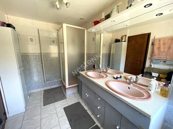 LONGÈRE 4 CHAMBRES AVEC DÉPENDANCES SUR TERRAIN CLOS SANS TRAVAUX EN CAMPAGNE DE CHABRIS (INDRE 36)