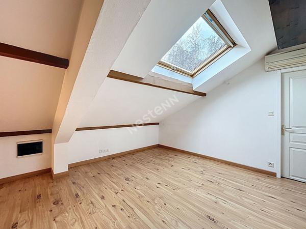 ANNECY (secteur Cran Gevrier) _ Appartement duplex 5 pièces en dernier étage avec ascenseur et cave