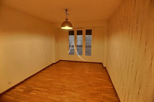 VERTEFEUILLE APPARTEMENT DE 110 M² VU IMPRENABLE AVEC BALCON ET CAVE