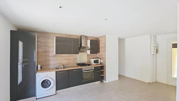 Maison T4 de plain pied sur Rougiers avec garage et piscine