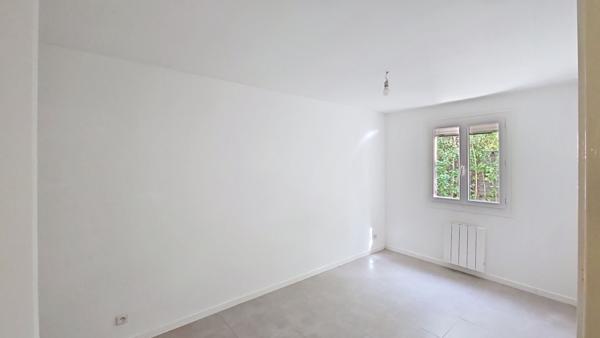 Maison T4 de plain pied sur Rougiers avec garage et piscine