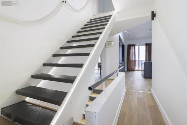 Appartement à vendre à Bordeaux en Gironde (33300), ref : 33145/APPT/1879   
Ravesies