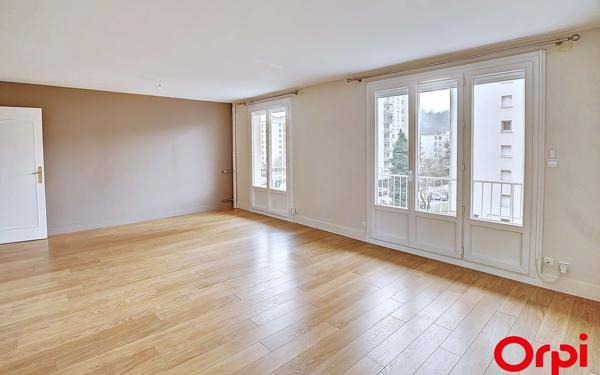 Appartement à vendre    3 pièces •  Bourgoin-Jallieu
