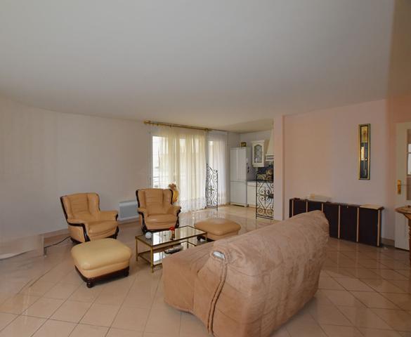 COMBS LA VILLE : appartement T3 (85 m²) à vendre