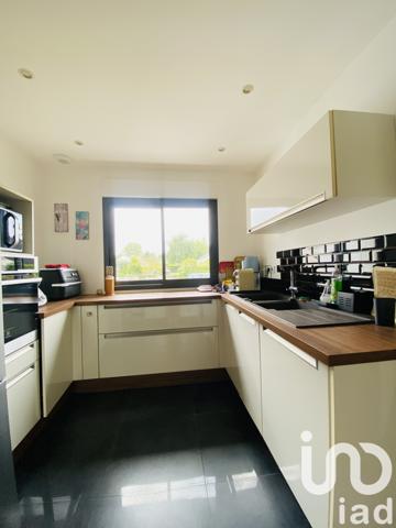 House for sale 5 rooms 100 m² Sains-en-Amiénois