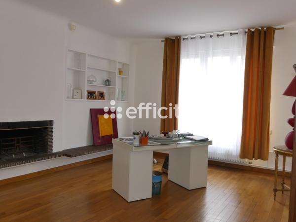 Maison
         10 pièces
        - 370 m² 260 000 € *