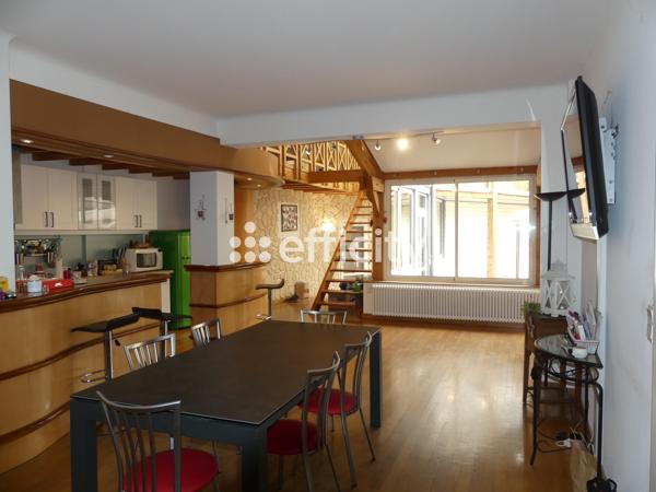Maison
         10 pièces
        - 370 m² 260 000 € *