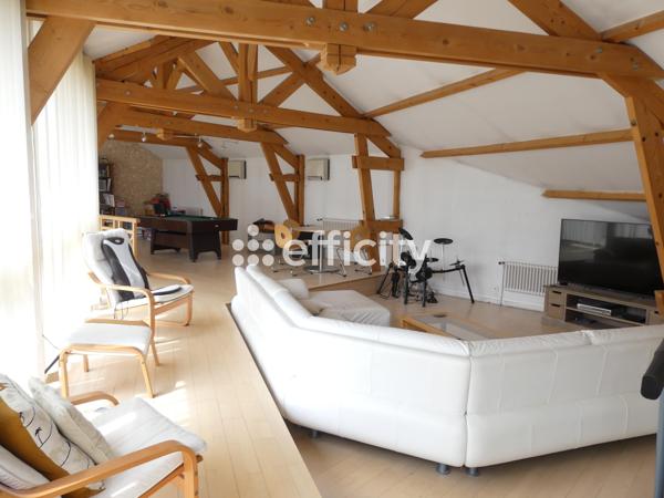 Maison
         10 pièces
        - 370 m² 260 000 € *