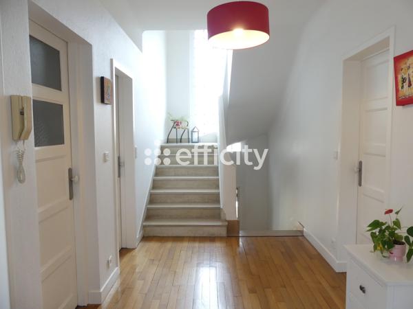 Maison
         10 pièces
        - 370 m² 260 000 € *