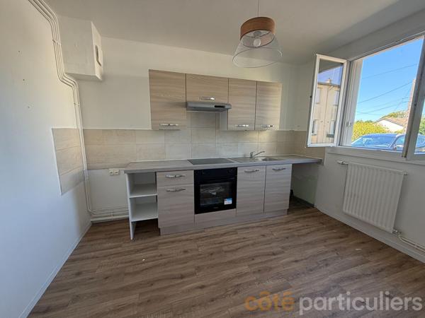 Vente
                Maison88 m² - 4 Pièces -
                    CULAN (18270)