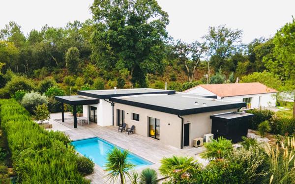 Maison à vendre    5 pièces •  Seignosse