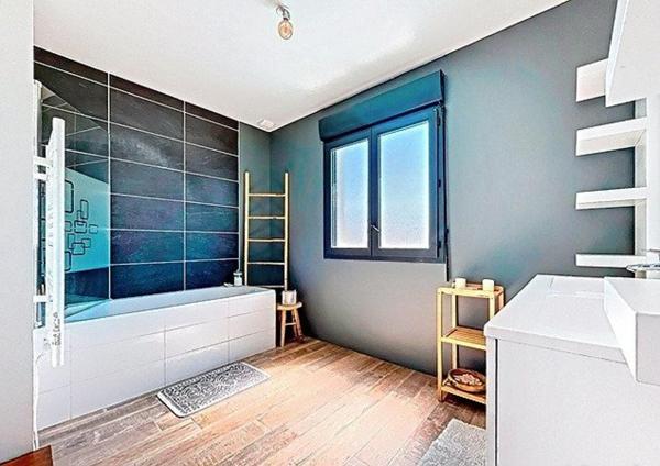 Maison T5 contemporaine avec piscine.