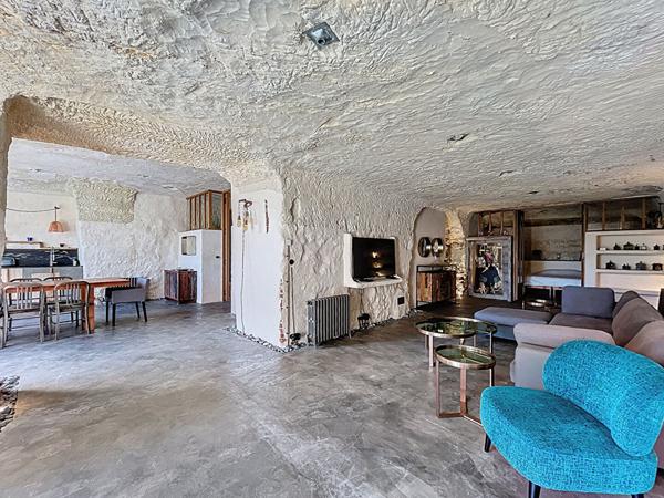 5 minutes d'Amboise, Pocé sur Cisse, achat habitation troglodytique de charme, 130 m² 2 chambres
