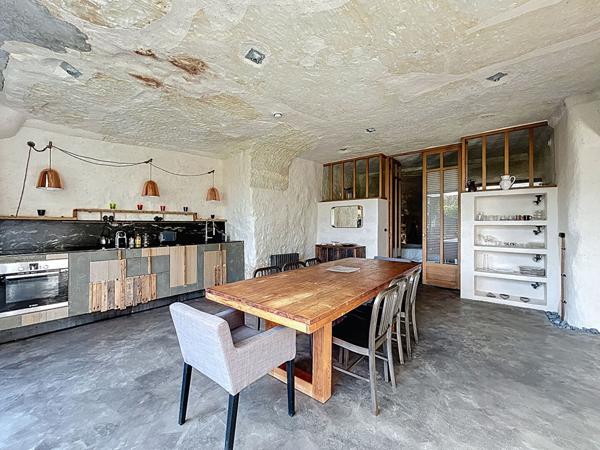 5 minutes d'Amboise, Pocé sur Cisse, achat habitation troglodytique de charme, 130 m² 2 chambres