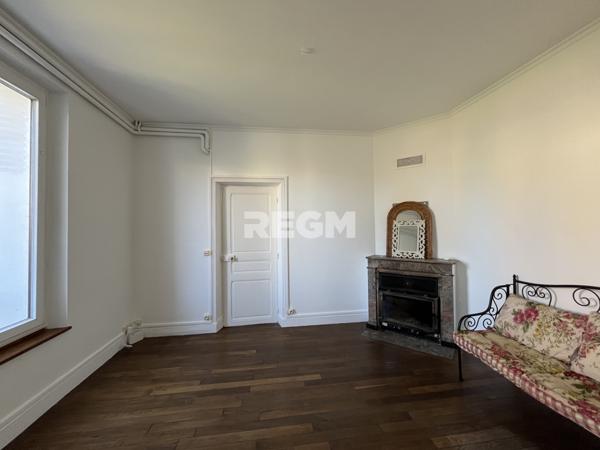 Le Malesherbois (45330) Maison ancienne en pierres de meulières