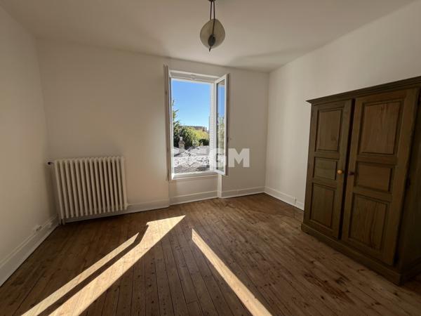 Le Malesherbois (45330) Maison ancienne en pierres de meulières