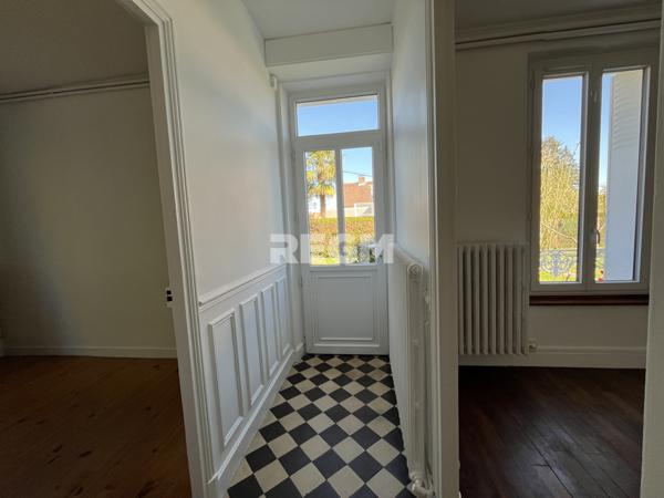 Le Malesherbois (45330) Maison ancienne en pierres de meulières