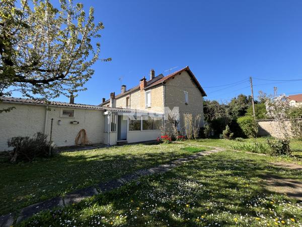 Le Malesherbois (45330) Maison ancienne en pierres de meulières