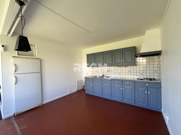 Le Malesherbois (45330) Maison ancienne en pierres de meulières