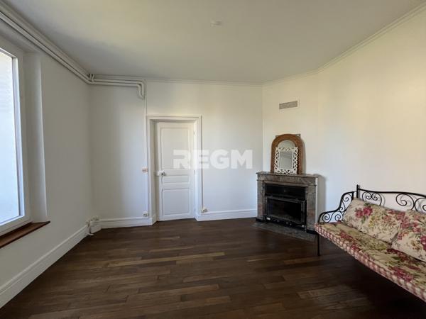 Le Malesherbois (45330) Maison ancienne en pierres de meulières