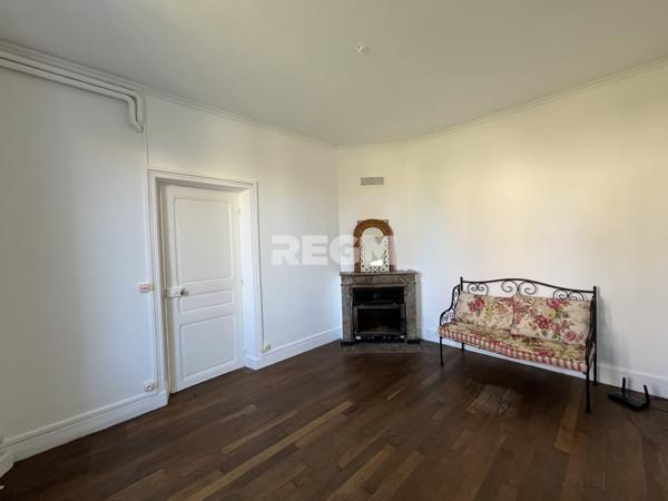 Le Malesherbois (45330) Maison ancienne en pierres de meulières