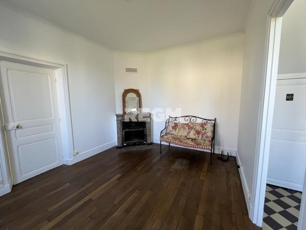 Le Malesherbois (45330) Maison ancienne en pierres de meulières