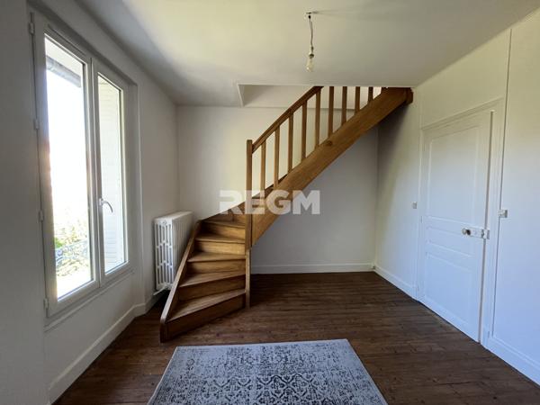 Le Malesherbois (45330) Maison ancienne en pierres de meulières