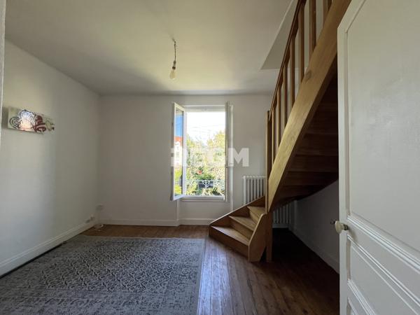 Le Malesherbois (45330) Maison ancienne en pierres de meulières