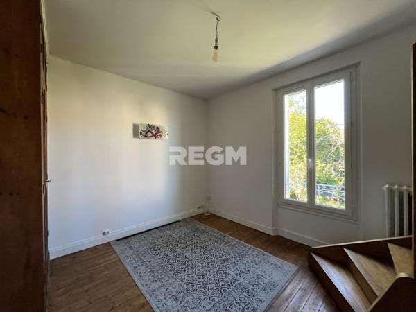 Le Malesherbois (45330) Maison ancienne en pierres de meulières