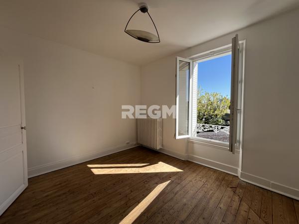 Le Malesherbois (45330) Maison ancienne en pierres de meulières