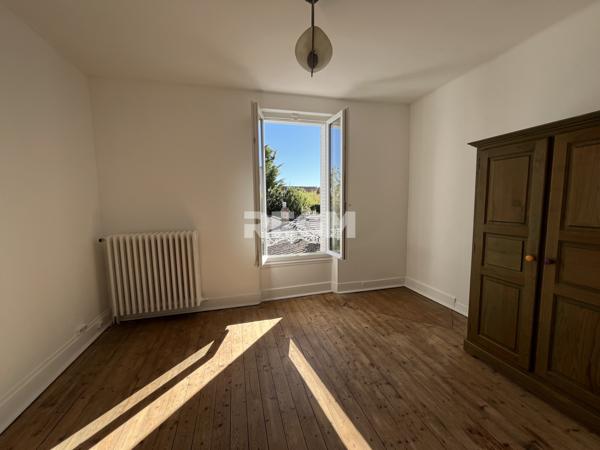 Le Malesherbois (45330) Maison ancienne en pierres de meulières