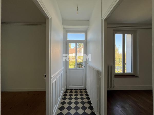 Le Malesherbois (45330) Maison ancienne en pierres de meulières