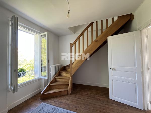 Le Malesherbois (45330) Maison ancienne en pierres de meulières