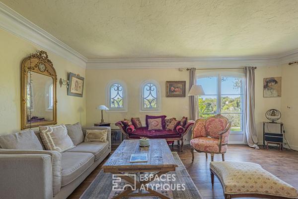 Maison d’architecte de charme au coeur du village préservé du Rouret