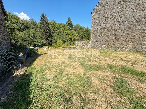 - Saint Sulpice Laurière - Maison 5 pièces avec terrasse et piscine couvertes - jardin - terrain constructible de 525 m2
