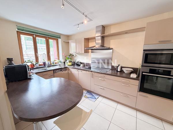 - Saint Sulpice Laurière - Maison 5 pièces avec terrasse et piscine couvertes - jardin - terrain constructible de 525 m2