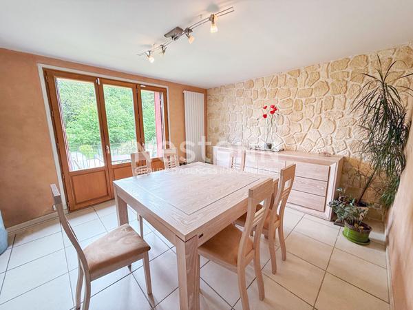 - Saint Sulpice Laurière - Maison 5 pièces avec terrasse et piscine couvertes - jardin - terrain constructible de 525 m2