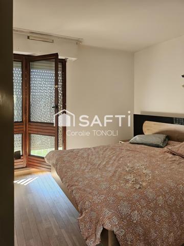 T3 lumineux + bureau, ascenseur et parking