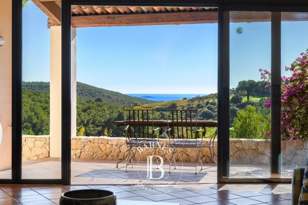 Saint-Cyr-sur-Mer, Maison 2 Chambres -  99 m² à vendre
