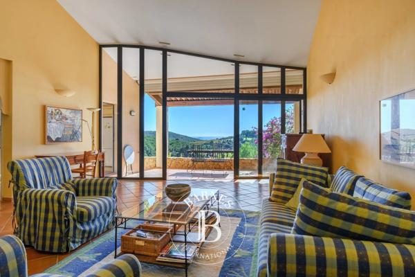 Saint-Cyr-sur-Mer, Maison 2 Chambres -  99 m² à vendre