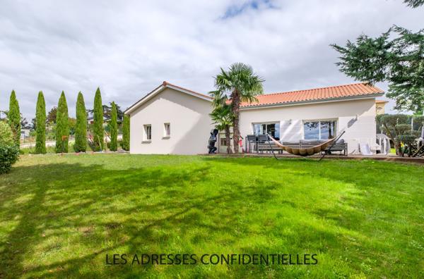LIMONEST - MAISON FAMILIALE DE PLAIN PIED 128 m² - TERRAIN DE 809 m² - GARAGE