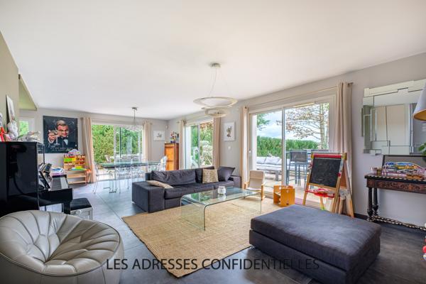LIMONEST - MAISON FAMILIALE DE PLAIN PIED 128 m² - TERRAIN DE 809 m² - GARAGE