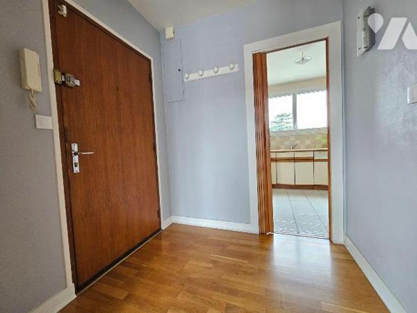 A VENDRE 

Bel appartement T3 au 2ème étage, à LE MESNIL-ESNARD (76240), idéalement situé en ...