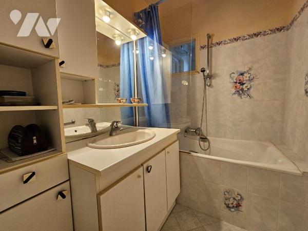 A VENDRE 

Bel appartement T3 au 2ème étage, à LE MESNIL-ESNARD (76240), idéalement situé en ...